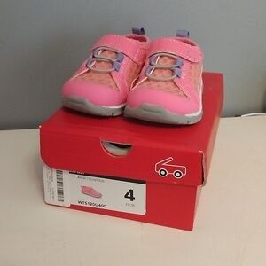 New in box See Kai Run Anker shoes in pink, size 4 baby, water shoes